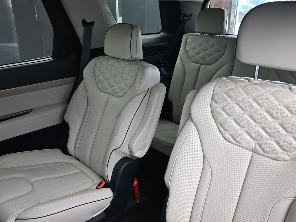 Used 2021 Hyundai Palisade Limited w/ Cargo Package image 22