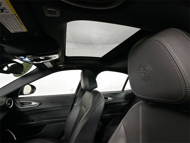 Used 2022 Alfa Romeo Giulia Ti image 20