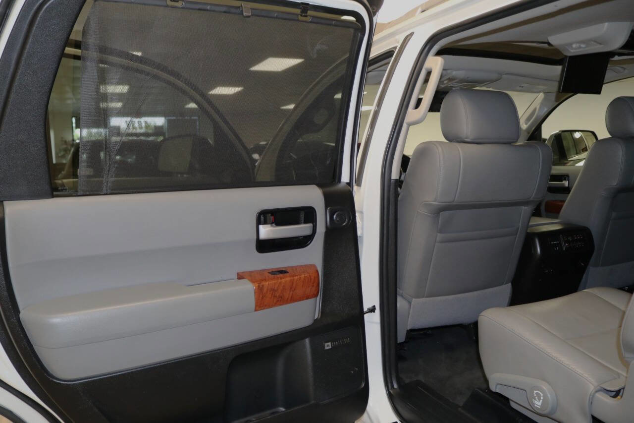 Used 2020 Toyota Sequoia Platinum image 89
