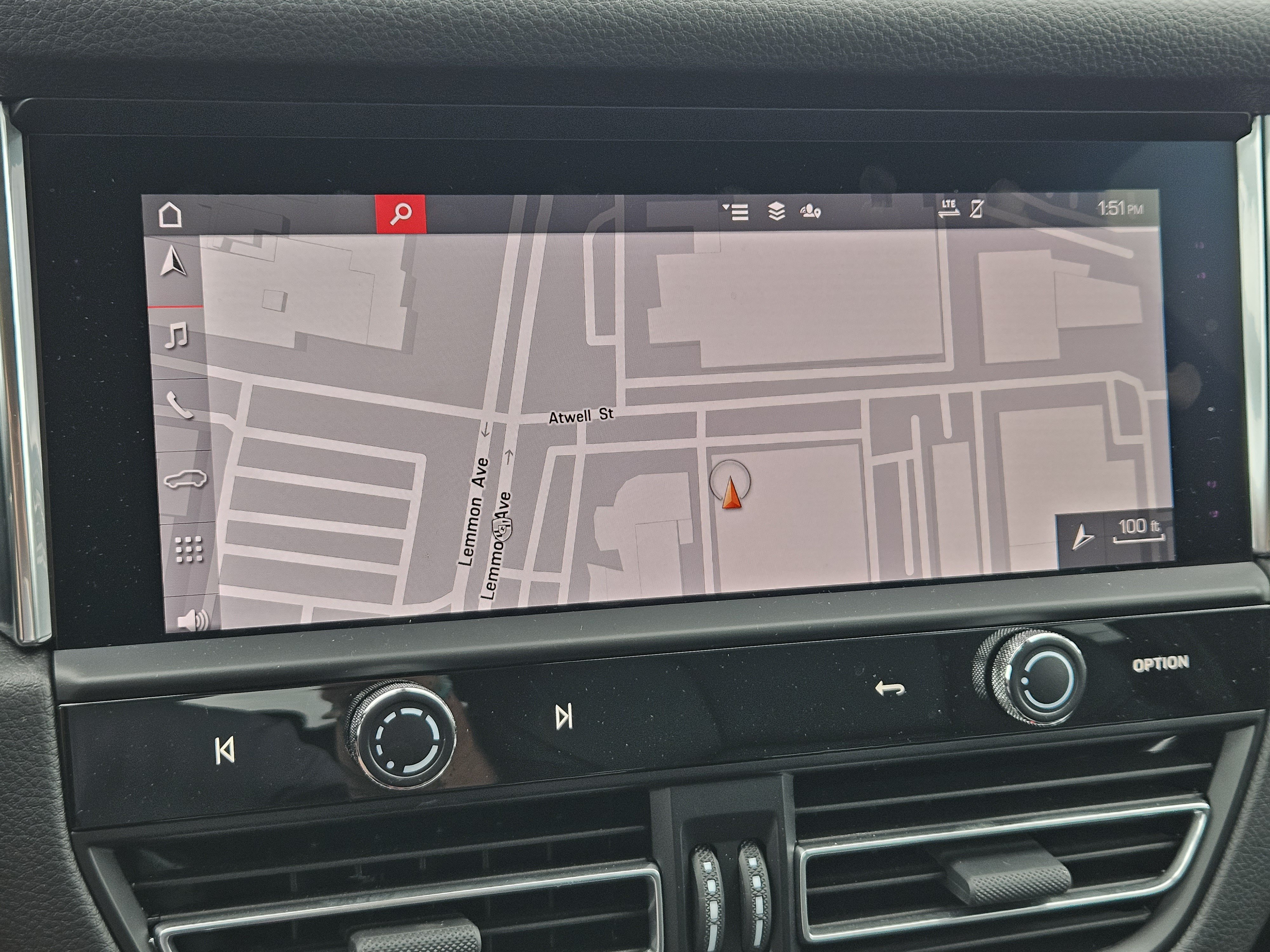 Certified 2026 Porsche Macan AWD/4WD image 17