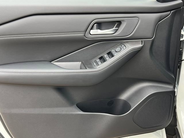 New 2026 Nissan Rogue SV image 13