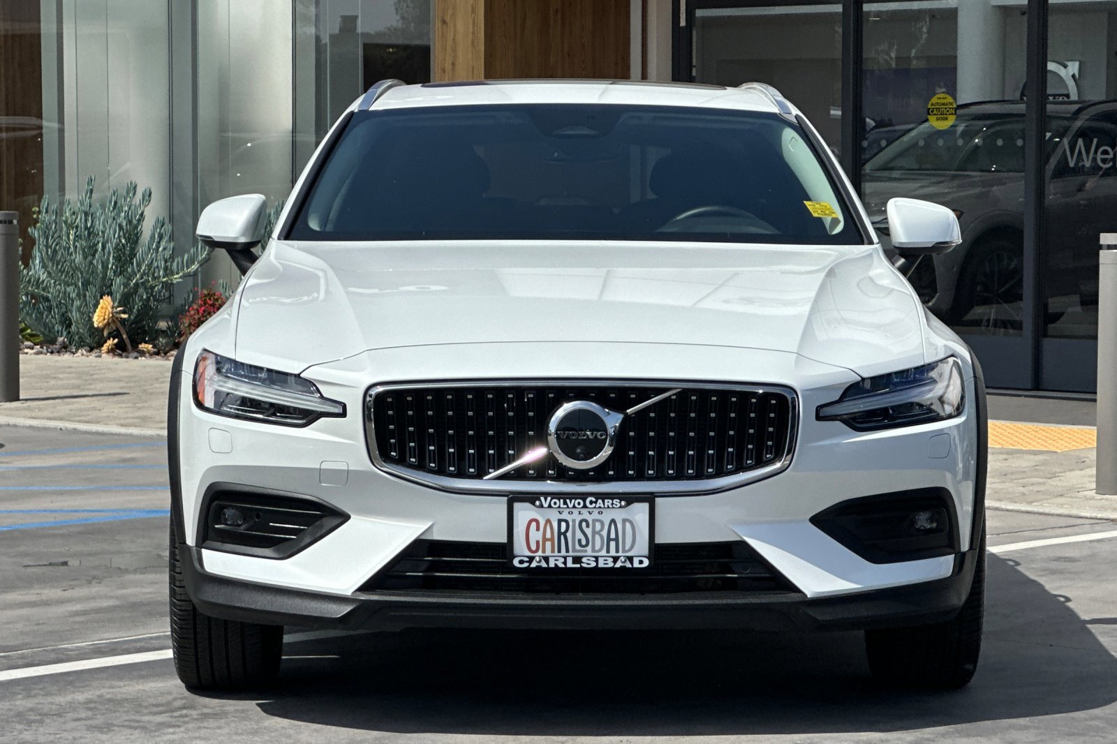 Certified 2025 Volvo V60 B5 Cross Country Plus image 9