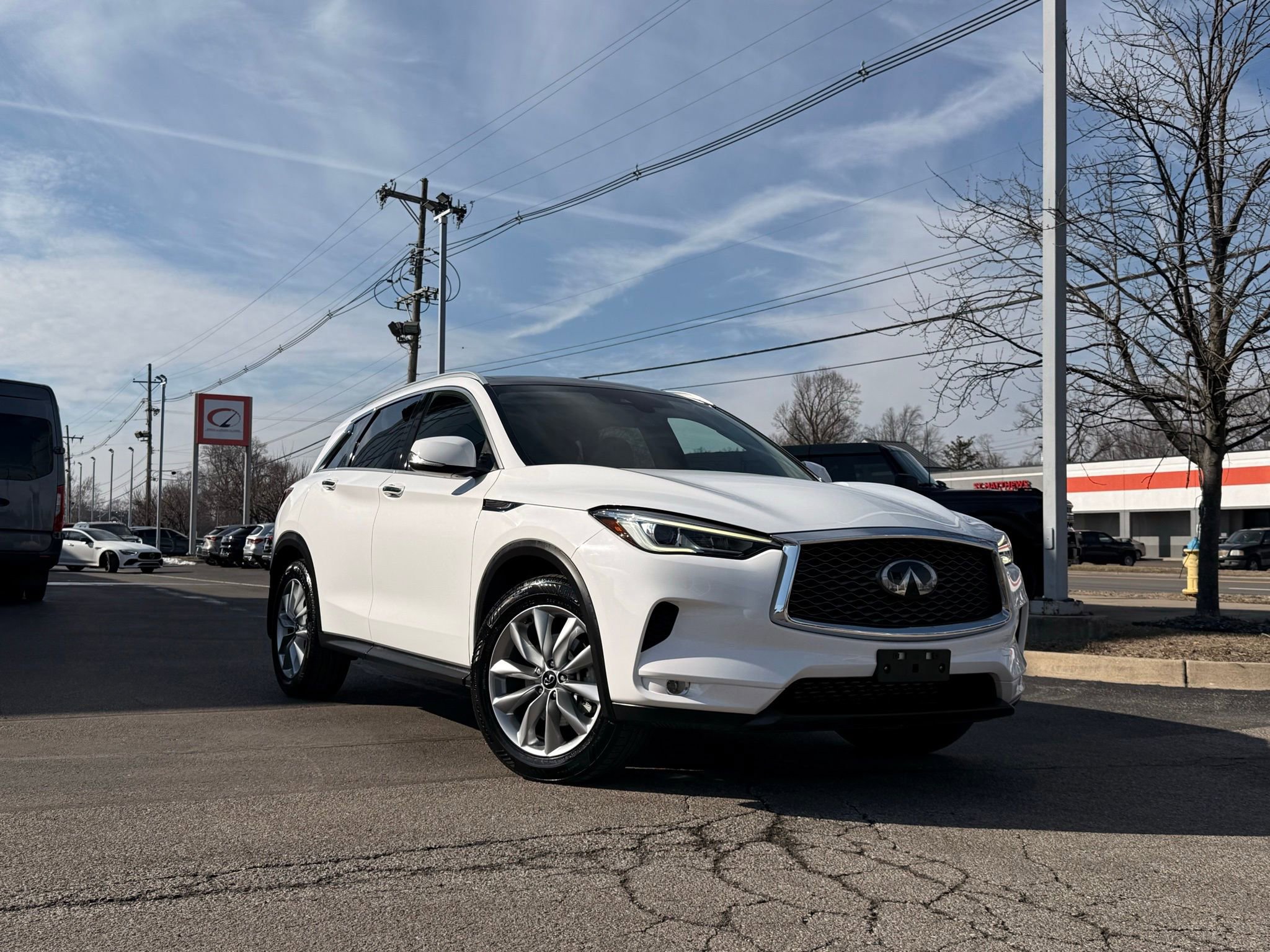 Used 2021 INFINITI QX50 Luxe FWD image 1