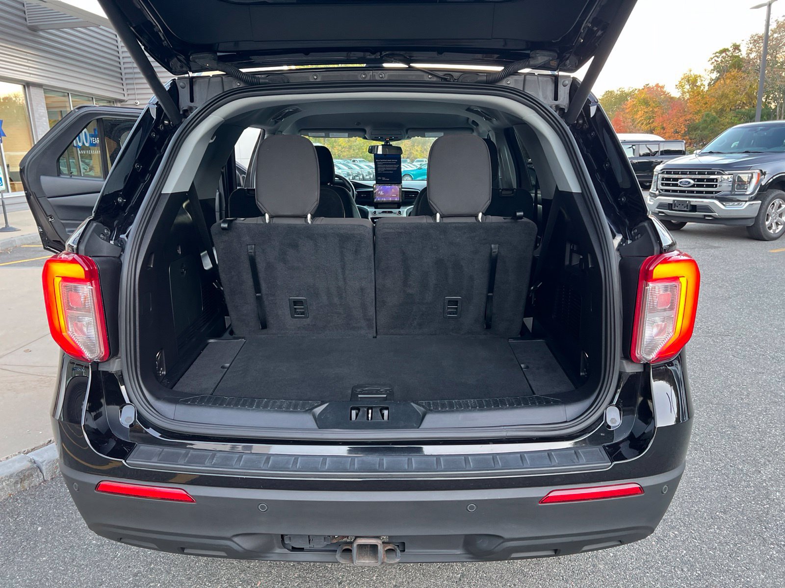 Certified 2021 Ford Explorer XLT w/ Class III Trailer Tow Package AWD/4WD image 12
