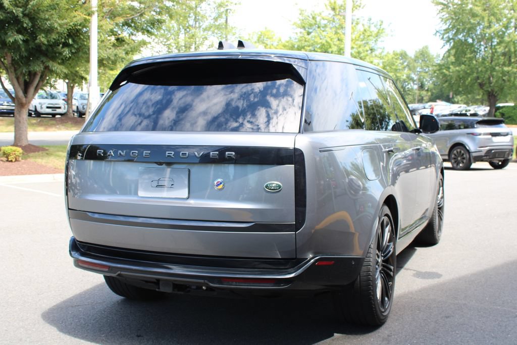 Used 2023 Land Rover Range Rover SE AWD/4WD image 4