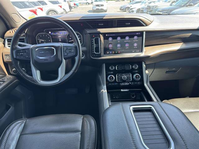 Used 2021 GMC Yukon XL Denali w/ Denali Ultimate Package AWD/4WD image 11
