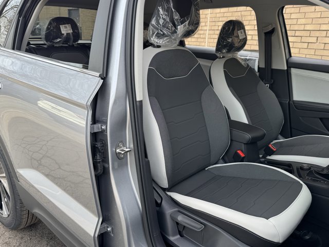 New 2026 Volkswagen Taos SE image 11