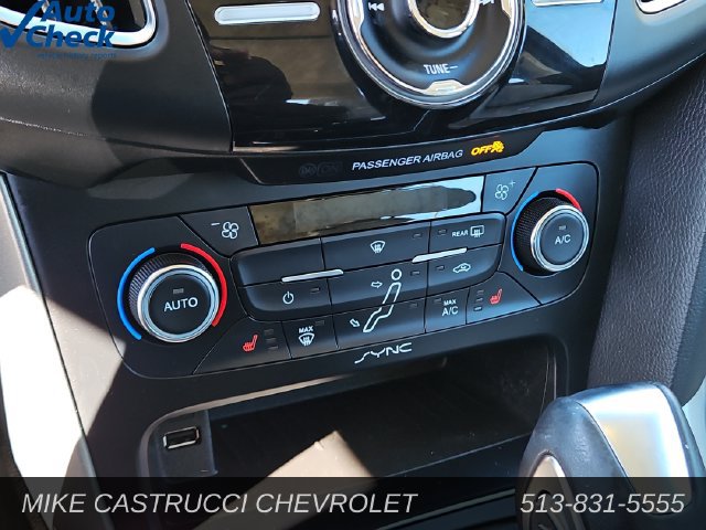 Used 2015 Ford Focus Titanium w/ Titanium Cold Weather Package FWD image 18