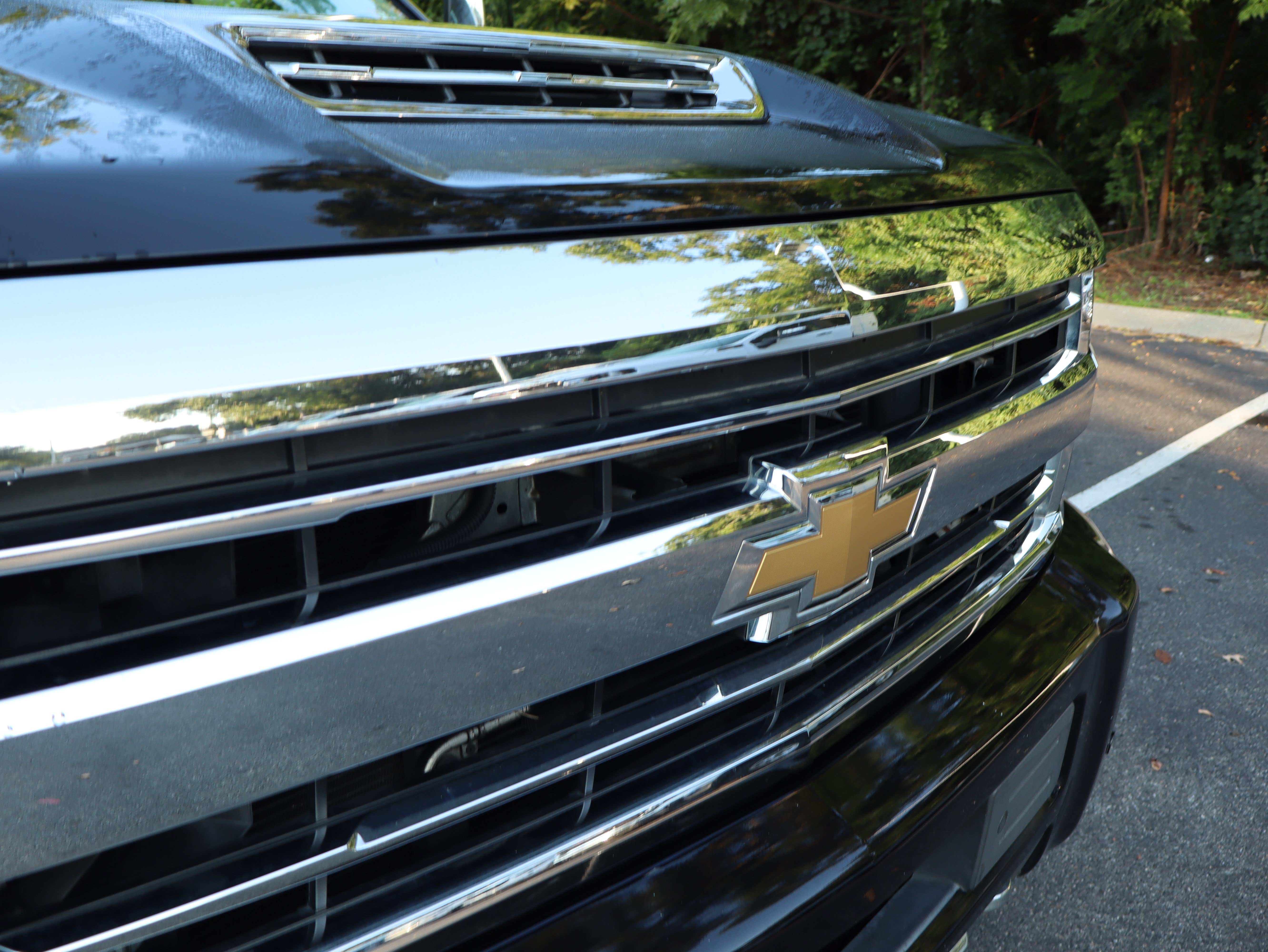 Used 2018 Chevrolet Silverado 2500 High Country w/ Duramax Plus Package AWD/4WD image 14