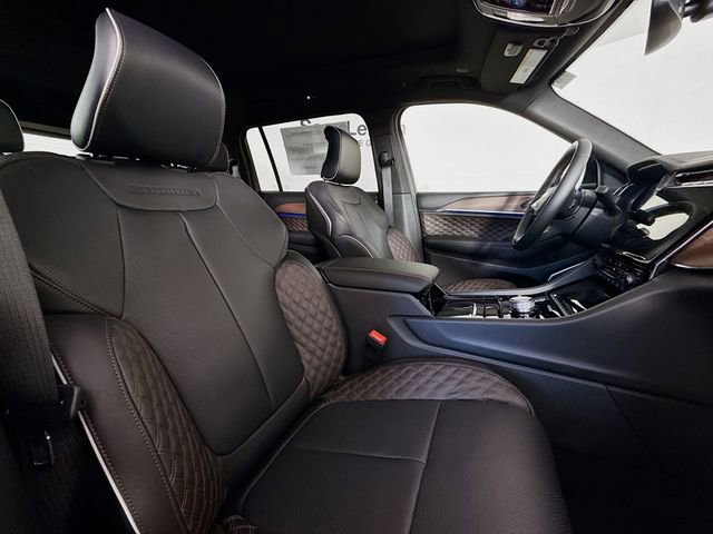 New 2025 Jeep Grand Cherokee L Summit w/ Obsidian Package image 30