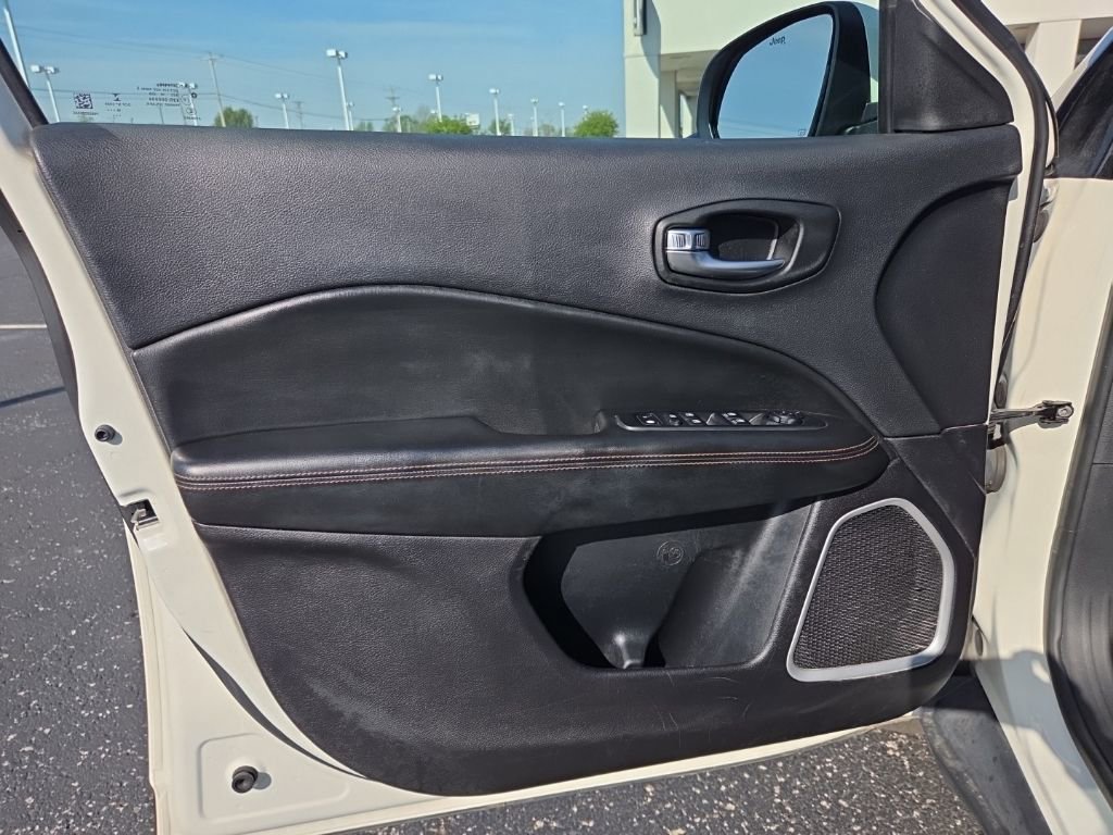 Used 2019 Jeep Compass Limited AWD/4WD image 25