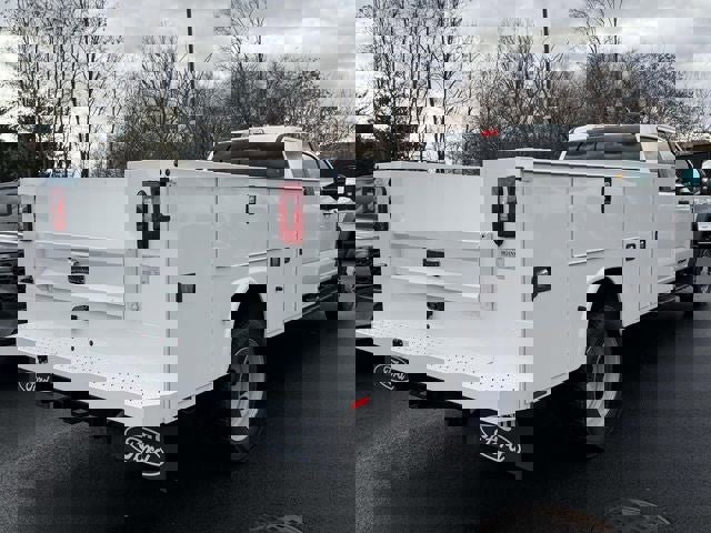 New 2026 Ford F550 4x4 Crew Cab image 2