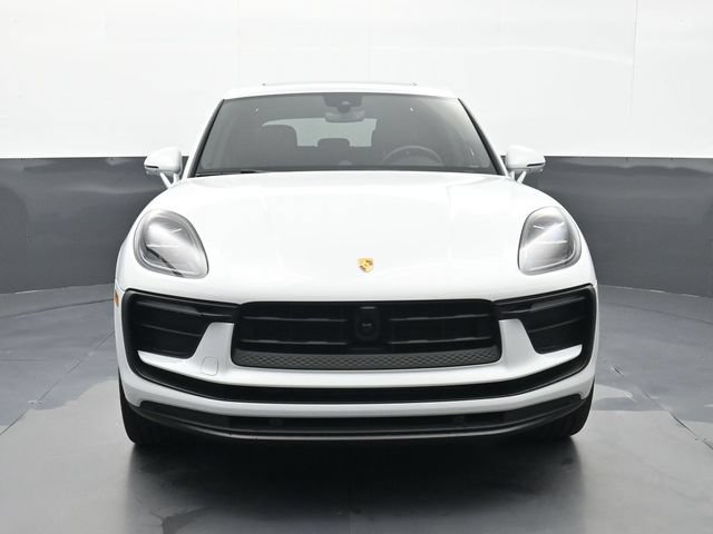 Certified 2025 Porsche Macan AWD/4WD image 25