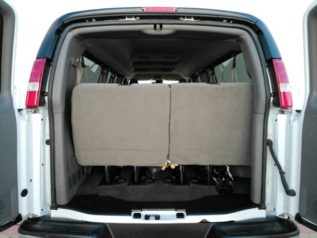 Used 2025 Chevrolet Express 3500 LT w/ LT Preferred Equipment Group RWD image 9