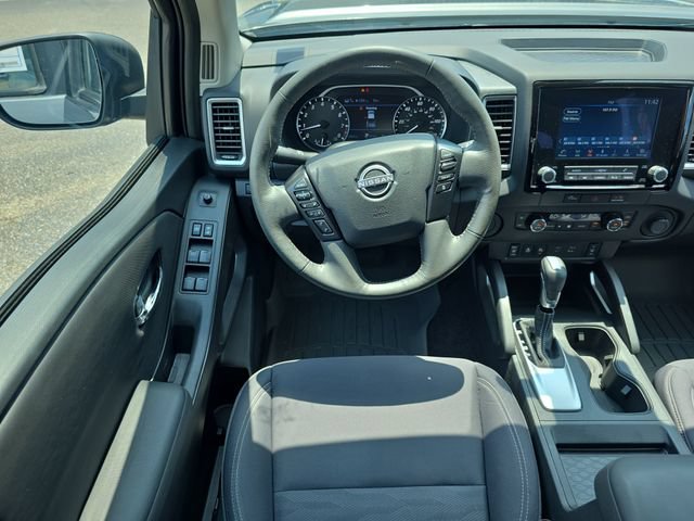 Used 2024 Nissan Frontier SV w/ SV Convenience Package RWD image 13
