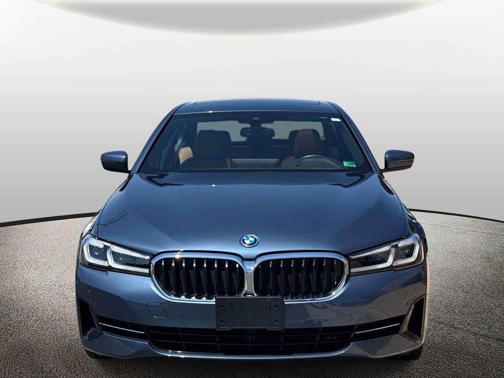 Used 2023 BMW 530e xDrive w/ Premium Package AWD/4WD image 5