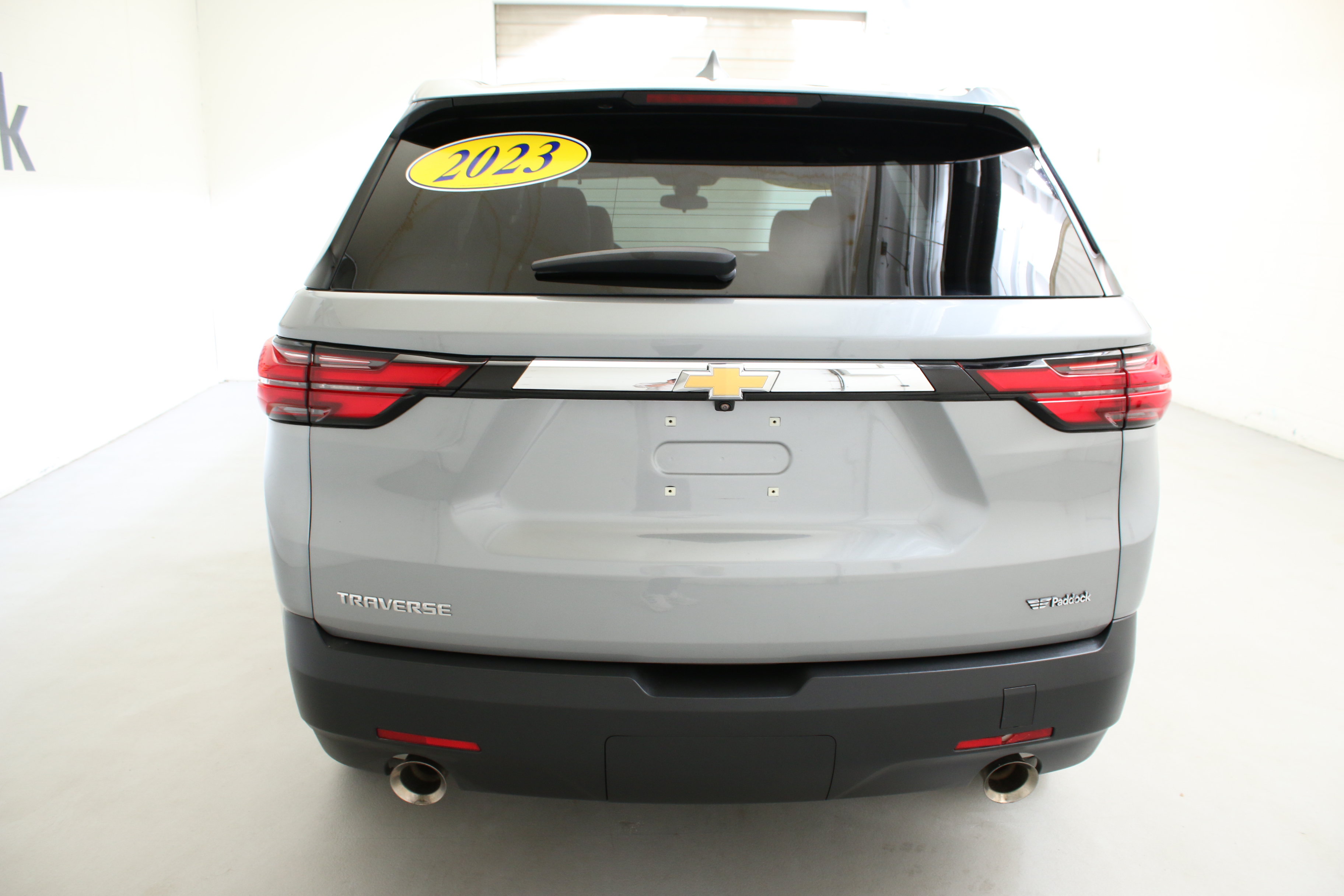 Used 2023 Chevrolet Traverse LS FWD image 9