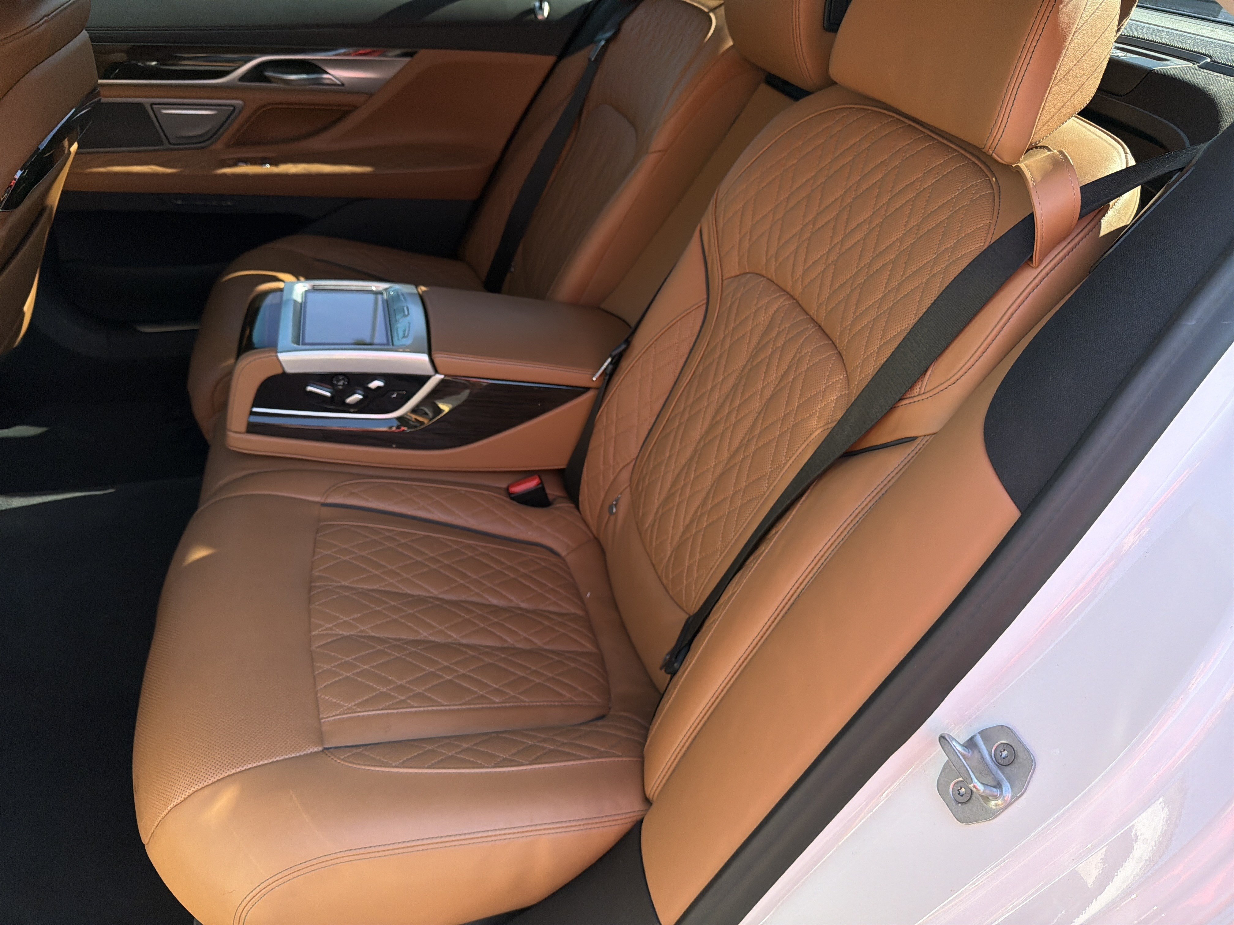Used 2021 BMW 750i xDrive w/ Luxury Rear Seating Package AWD/4WD image 18