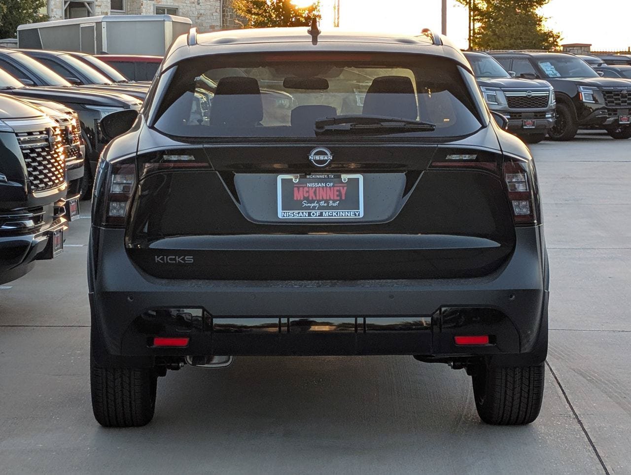 New 2027 Nissan Kicks SR FWD image 4