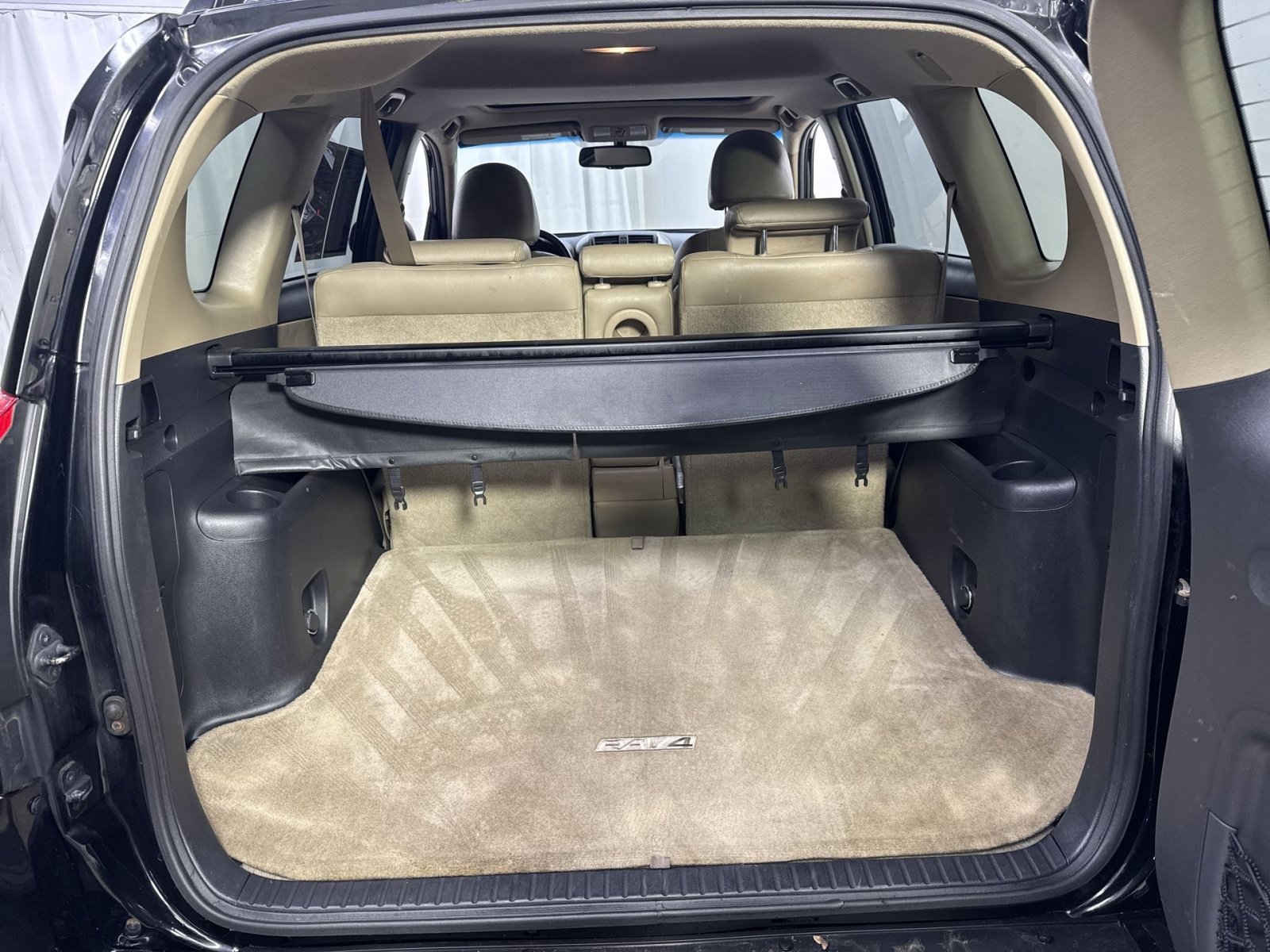 Used 2010 Toyota RAV4 Limited AWD/4WD image 38