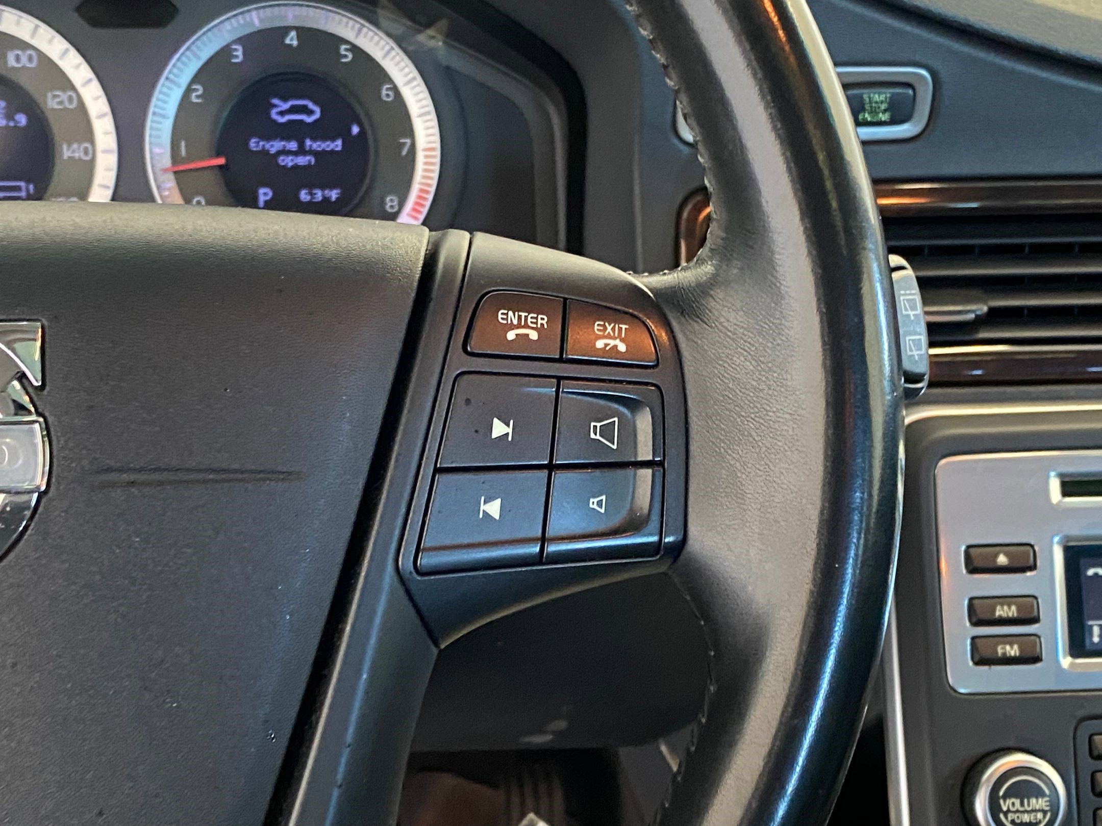 Used 2011 Volvo XC70 3.2 image 28