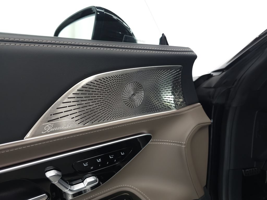 Used 2022 Mercedes-Benz SL 55 AMG 4MATIC w/ Driver Assistance Package image 8