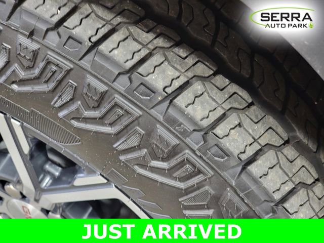 Certified 2025 GMC Acadia AT4 w/ Luxury Package image 11