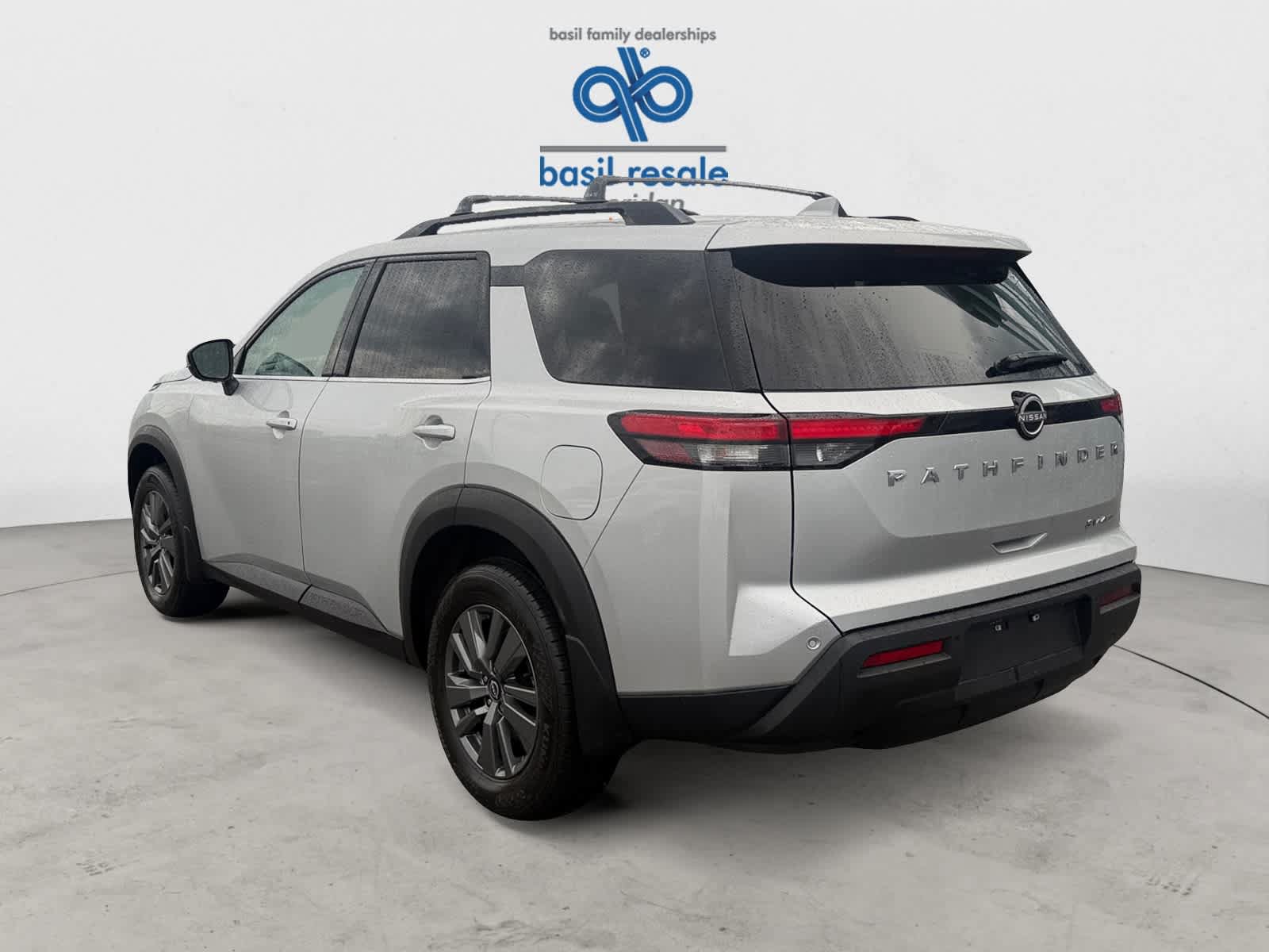 Used 2024 Nissan Pathfinder SV FWD image 4