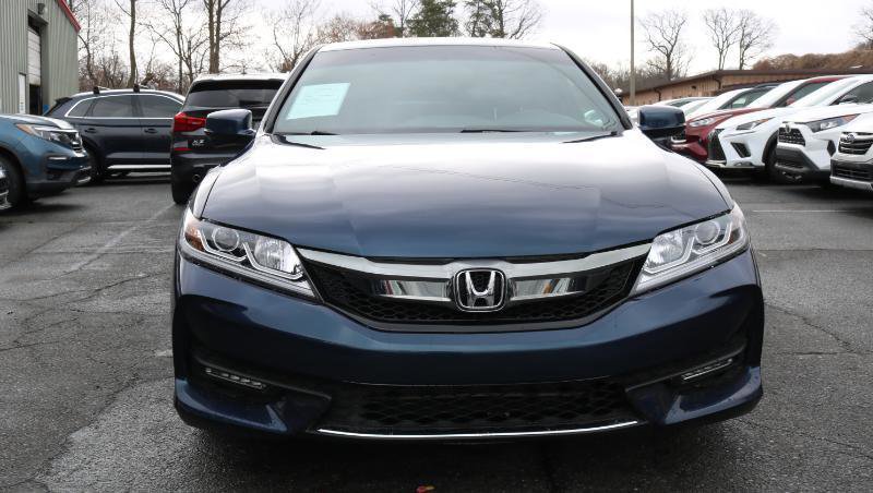 Used 2017 Honda Accord EX image 2