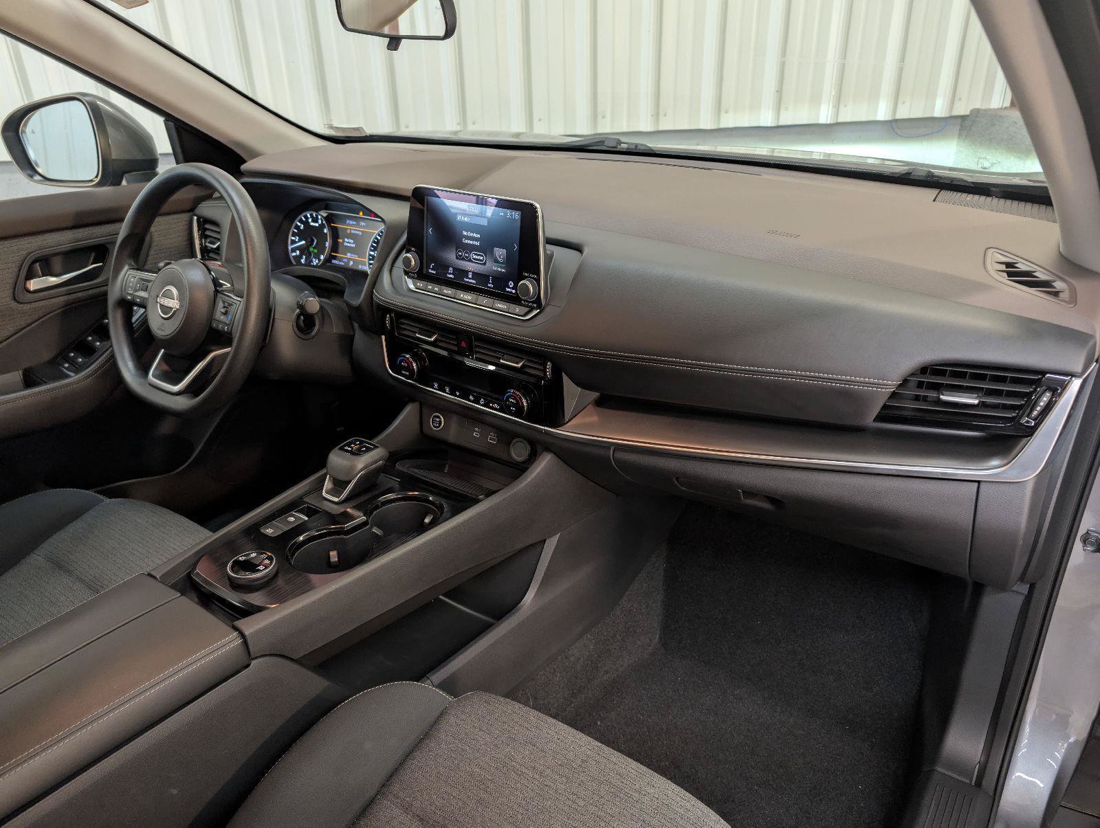 Used 2022 Nissan Rogue SV AWD/4WD image 7