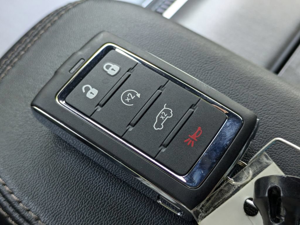 Used 2024 Jeep Wagoneer Series II RWD image 32