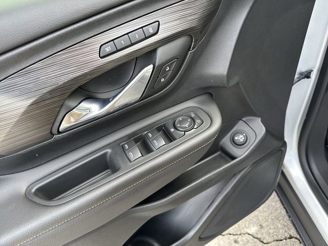 Used 2021 GMC Terrain SLT w/ Elevation Edition image 22