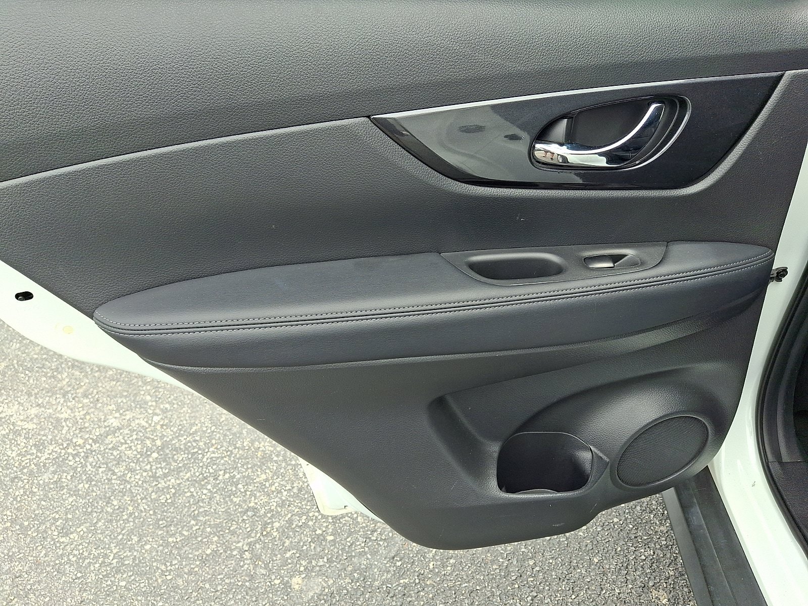Used 2019 Nissan Rogue SV AWD/4WD image 12