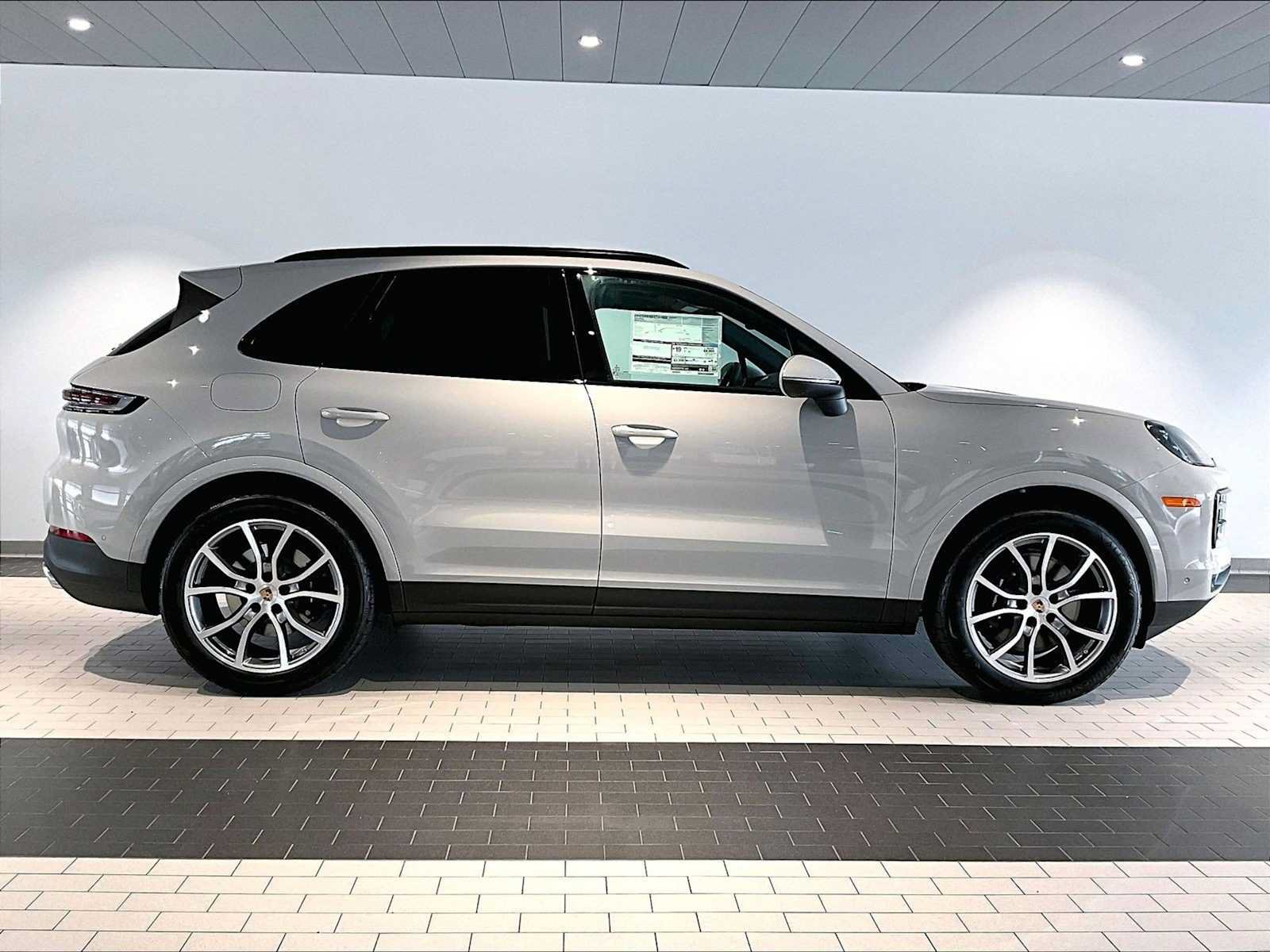 New 2026 Porsche Cayenne AWD/4WD image 8