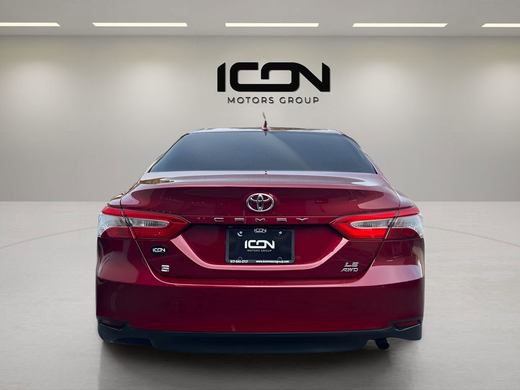 Used 2020 Toyota Camry LE image 3