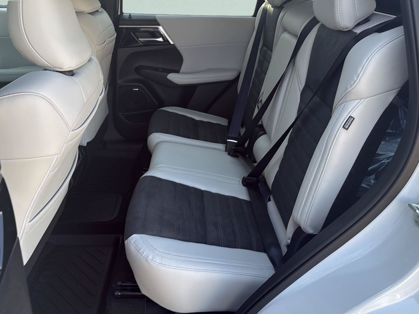 New 2026 Mitsubishi Outlander SE AWD/4WD image 25
