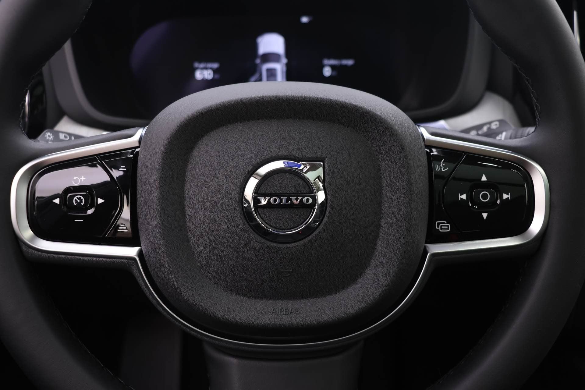 New 2025 Volvo XC60 T8 Plus w/ Protection Package Premier image 17