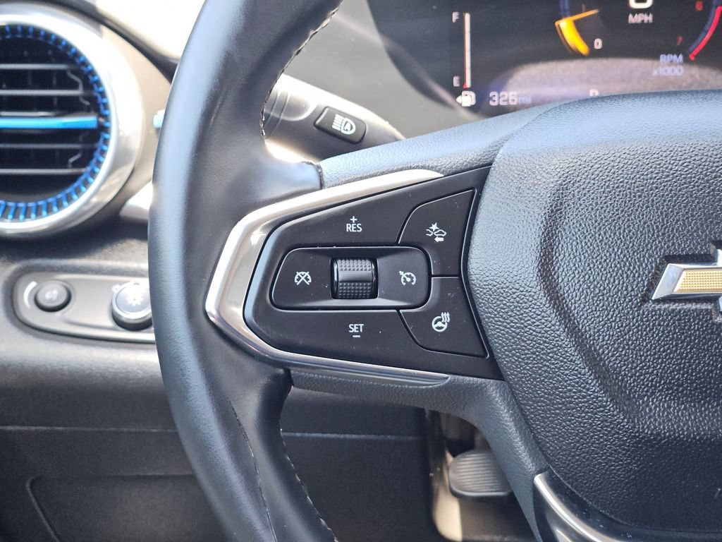 Used 2025 Chevrolet Trax LT w/ LT Convenience Package FWD image 24