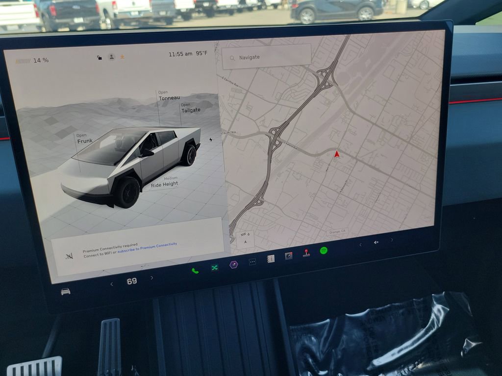 Used 2025 Tesla Cybertruck AWD Crew Cab image 8