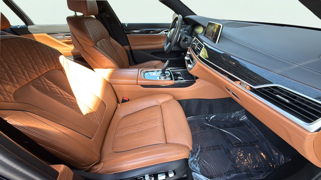 Used 2022 BMW 740i w/ M Sport Package RWD image 22