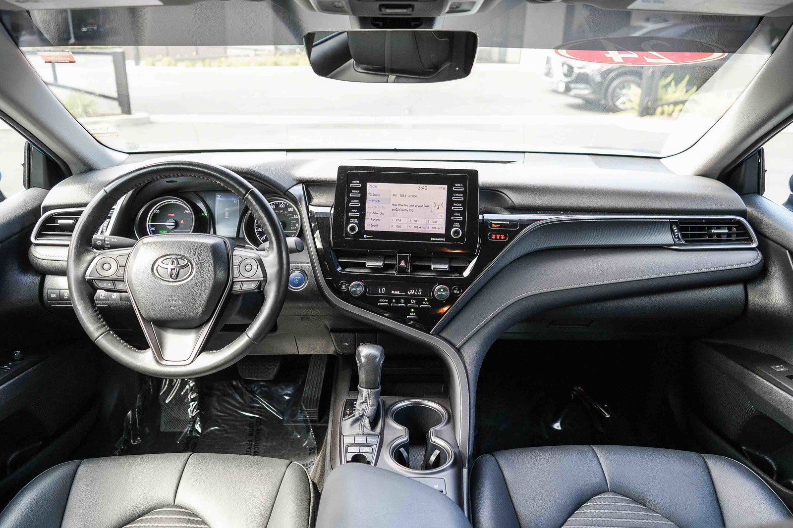 Used 2024 Toyota Camry SE w/ Cold Weather Package FWD image 12