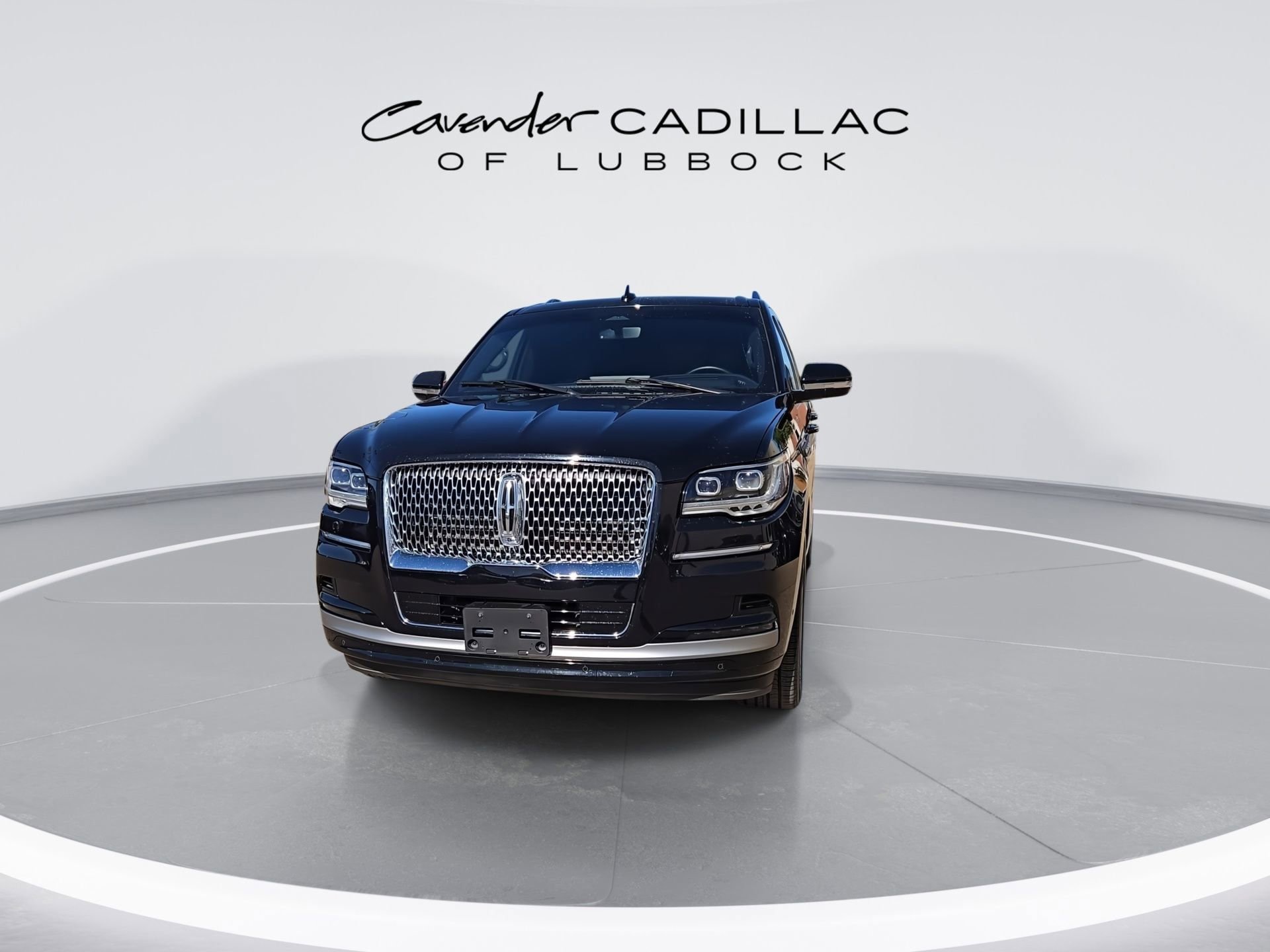 Used 2023 Lincoln Navigator Reserve image 3