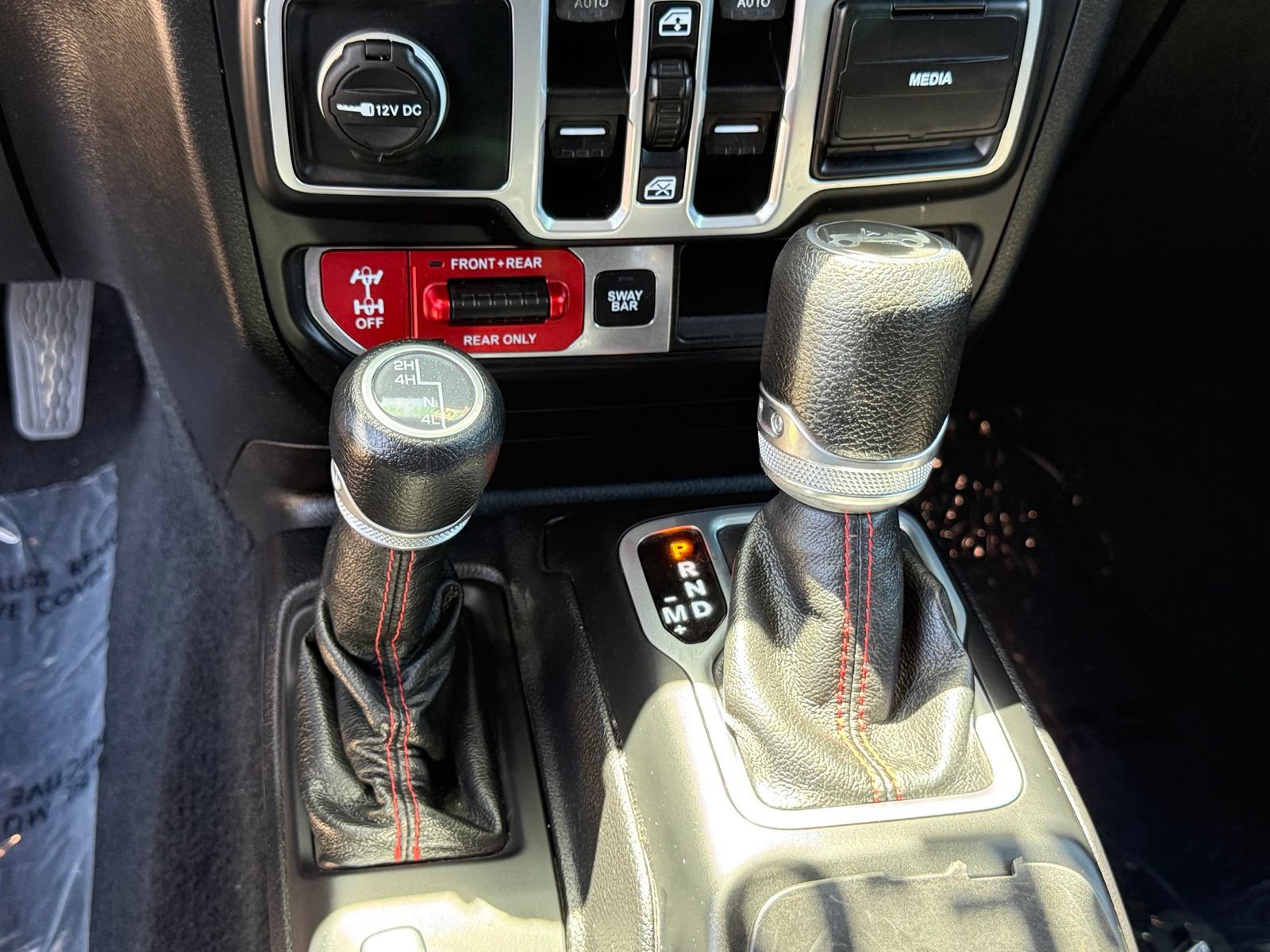 Used 2018 Jeep Wrangler Unlimited Rubicon AWD/4WD image 30