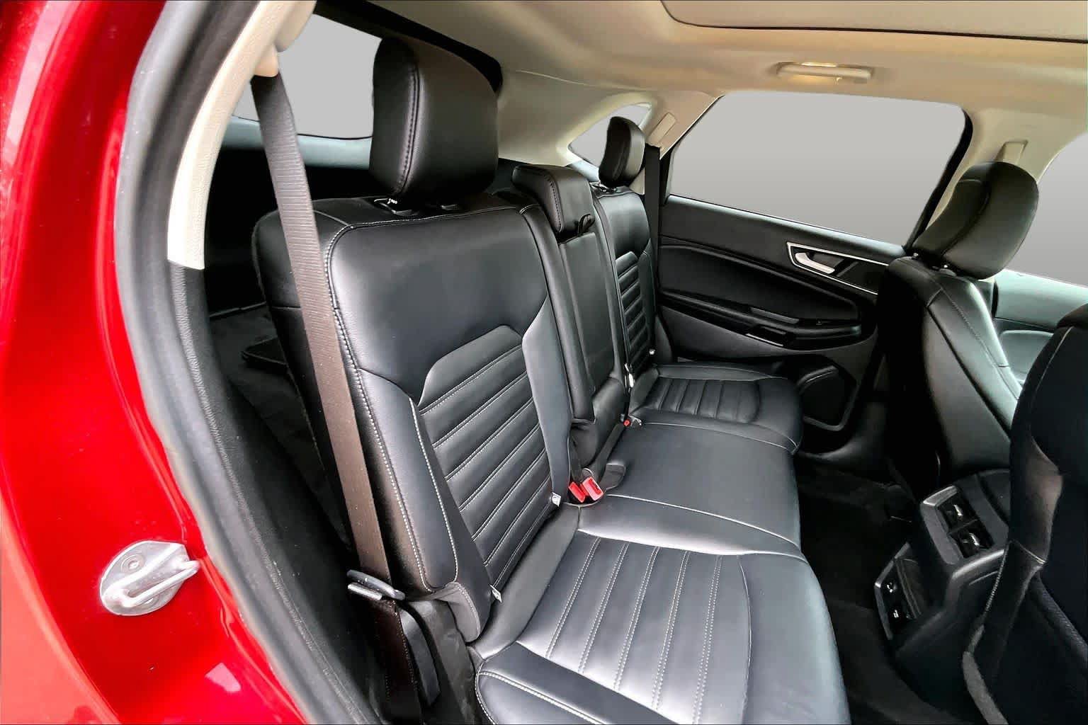 Used 2022 Ford Edge SEL w/ Convenience Package AWD/4WD image 16