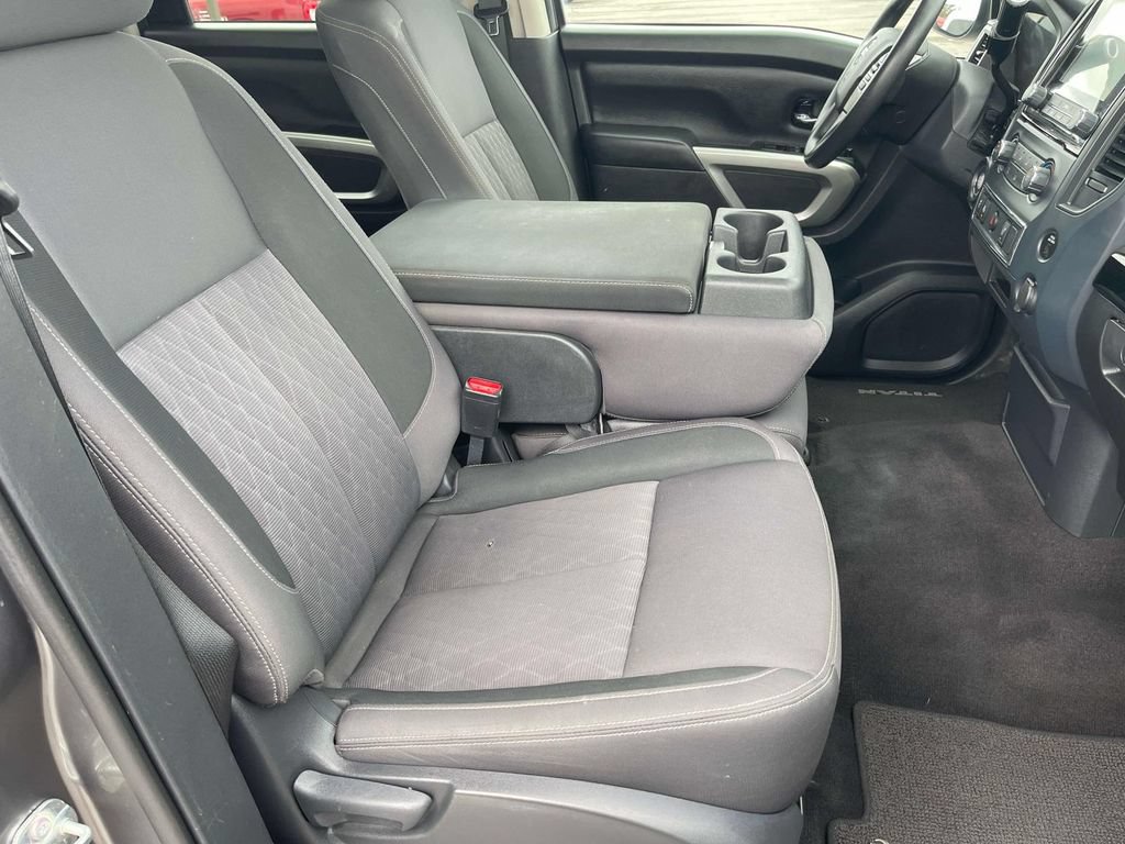 Used 2023 Nissan Titan SV RWD image 33