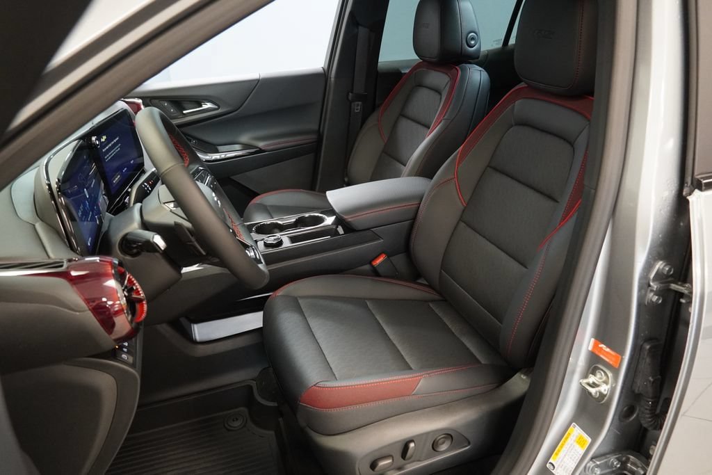 New 2027 Chevrolet Equinox RS w/ LPO, Floor Liner Package FWD image 3