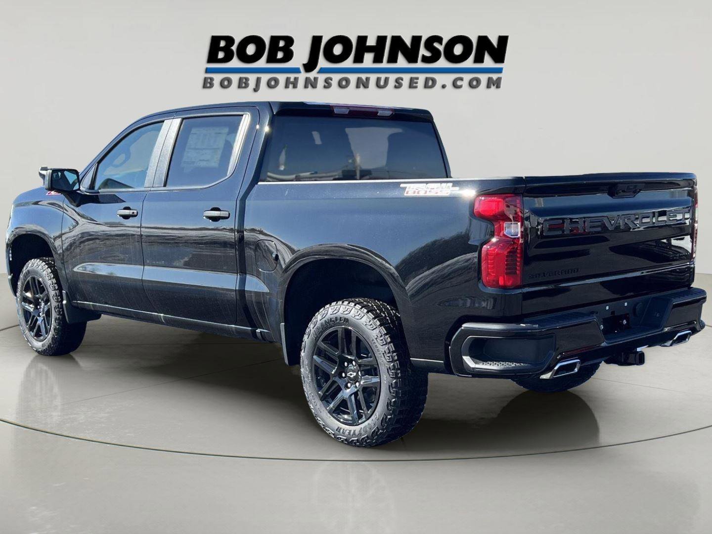 New 2026 Chevrolet Silverado 1500 Custom Trail Boss w/ LPO, Dark Essentials Package AWD/4WD image 5