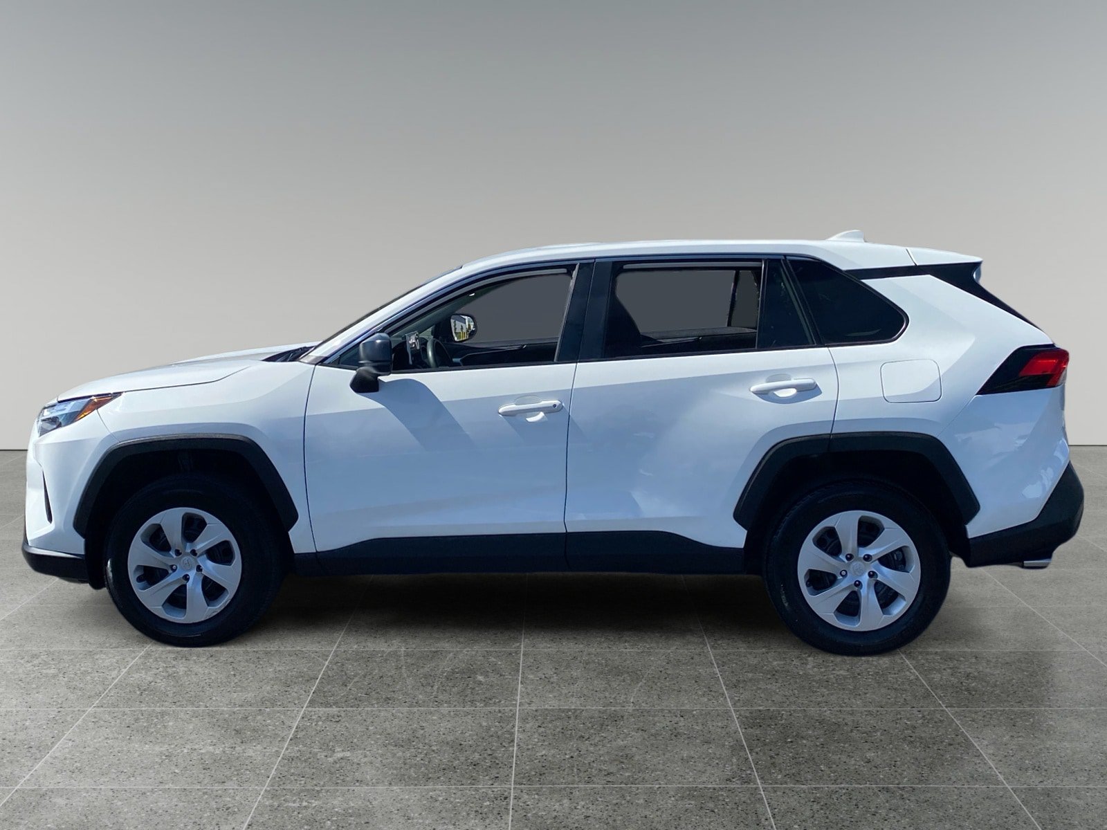 Used 2025 Toyota RAV4 LE AWD/4WD image 2