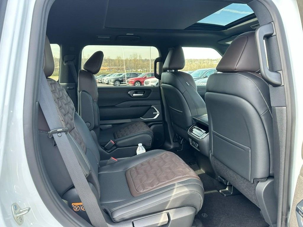 New 2026 Nissan Armada Platinum Reserve image 4