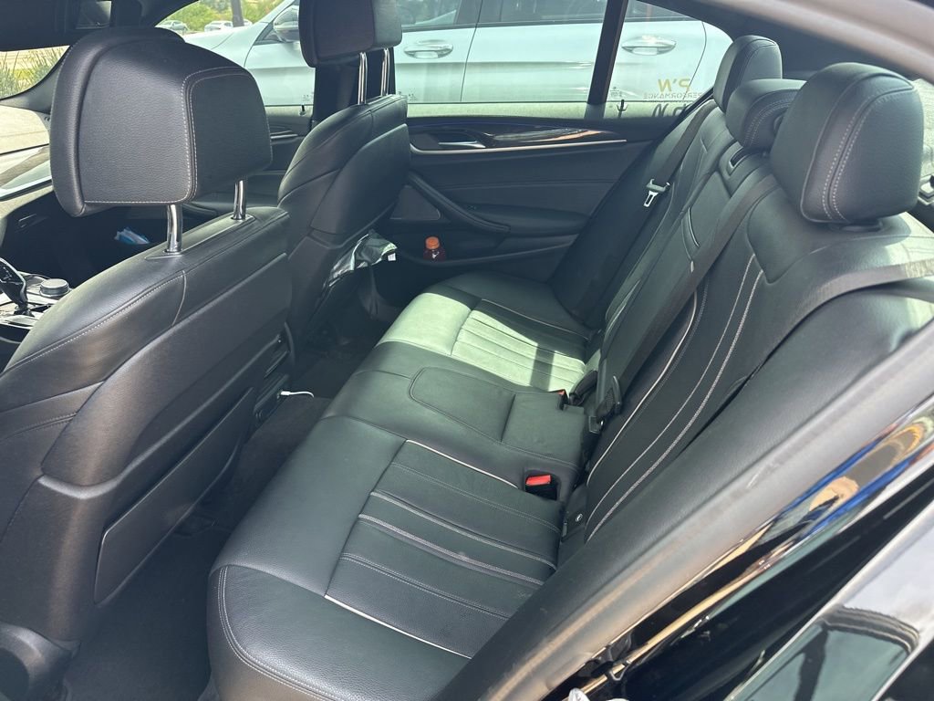 Used 2020 BMW M550i xDrive image 11